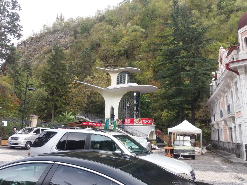Apartament Giorgi Borjomi Luaran gambar
